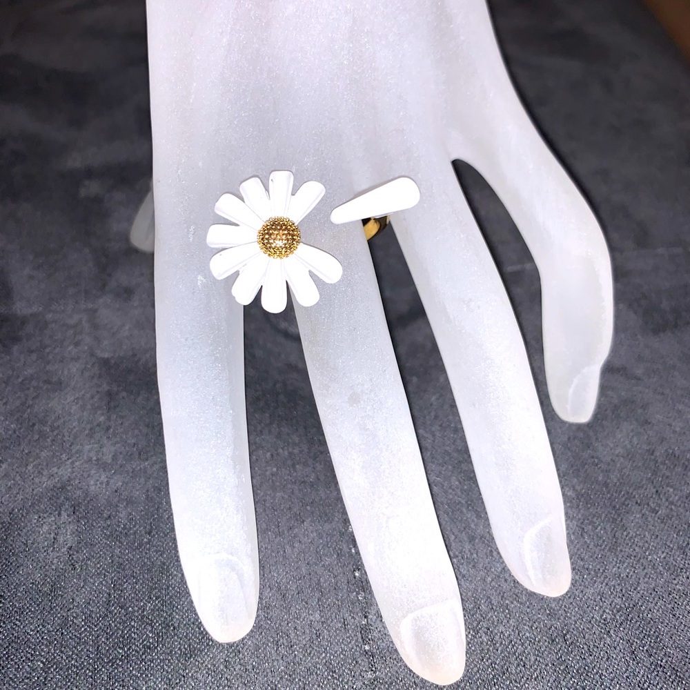 Daisy Ring - NEW